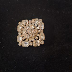 Weiss rhine-stone pin